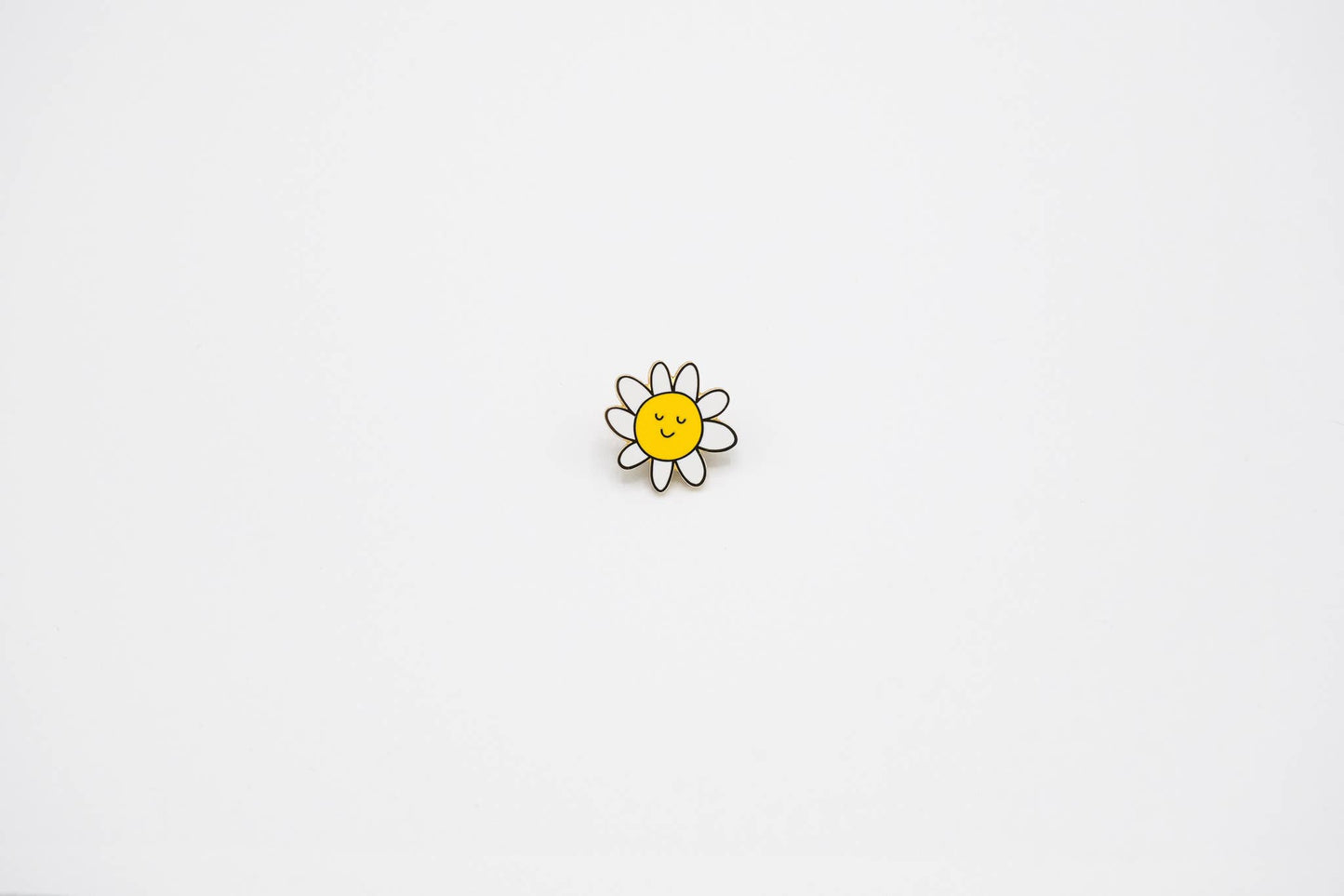 Happy Flower - enamel pin 🌼