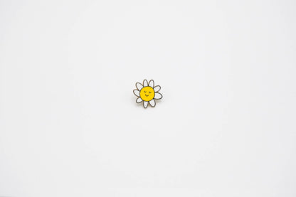 Happy Flower - enamel pin 🌼