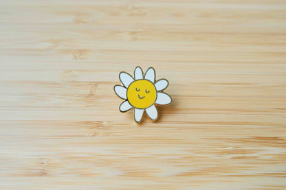 Happy Flower - enamel pin 🌼