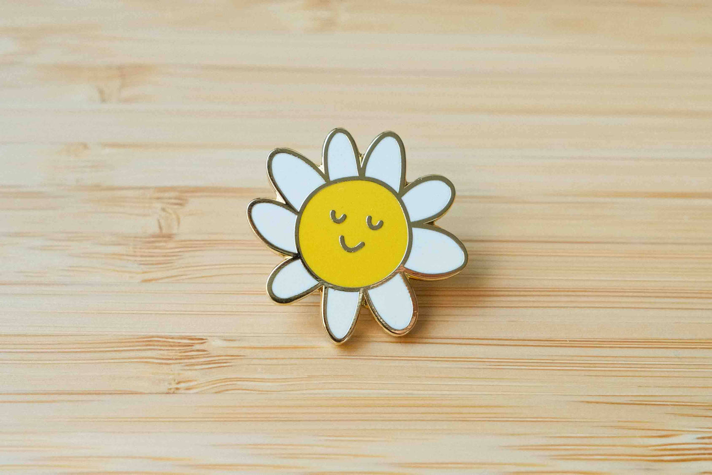 Happy Flower - enamel pin 🌼