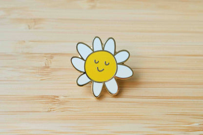 Happy Flower - enamel pin 🌼
