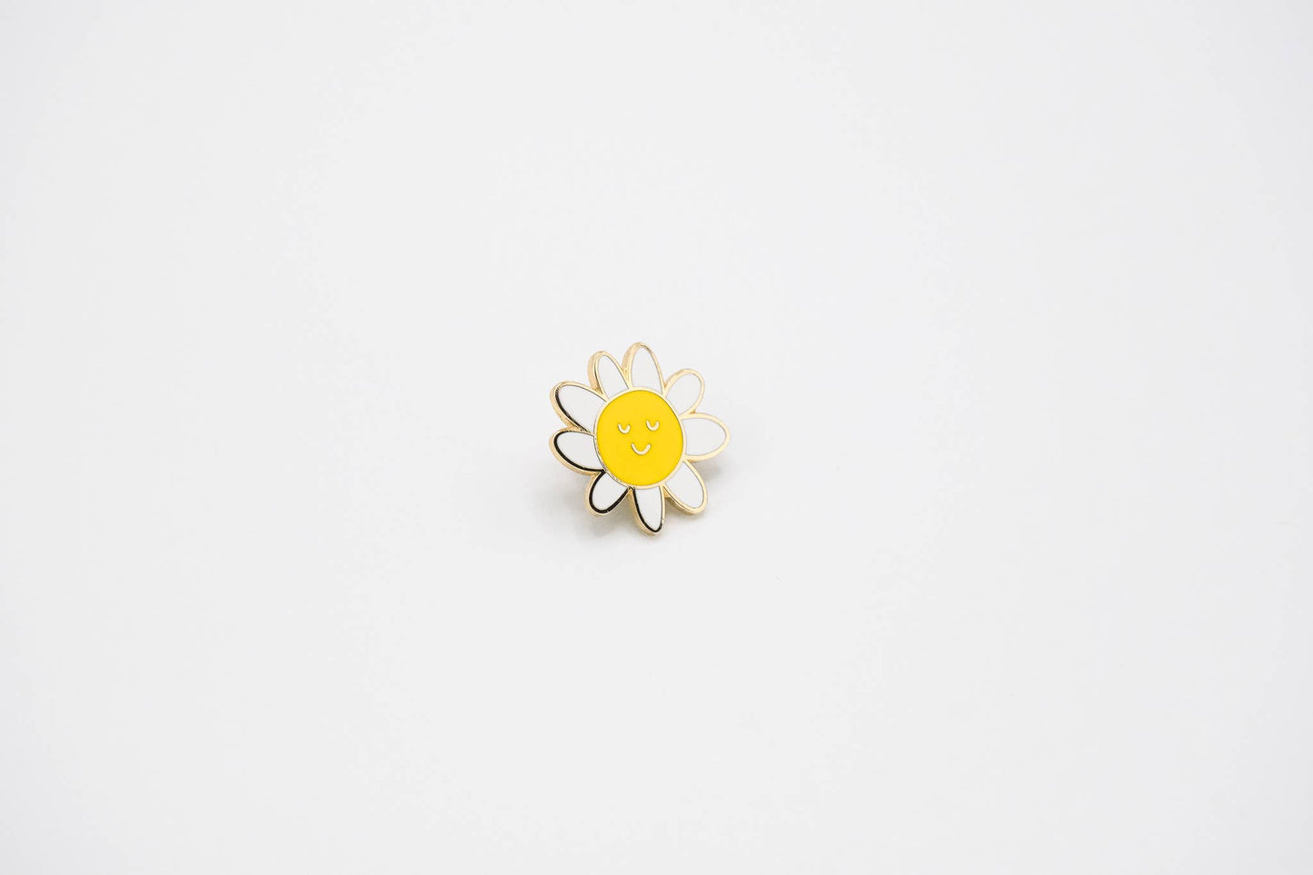 Happy Flower - enamel pin 🌼