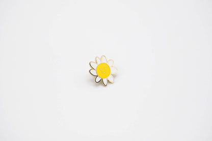 Happy Flower - enamel pin 🌼