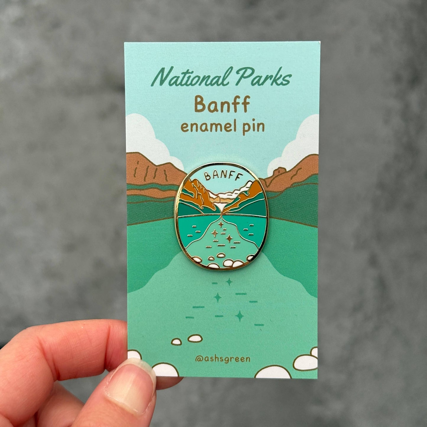 Banff National Park, Lake Louise - enamel pin ✨